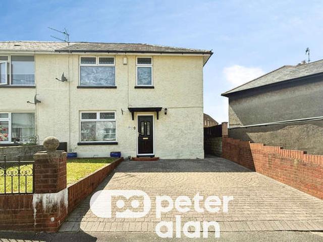 Farm for rent in Bryncae, Wales