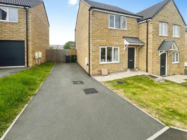 Farm for sale in Thornbury, West Yorkshire