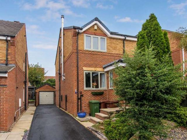 Farm for sale in Wrenthorpe, West Yorkshire