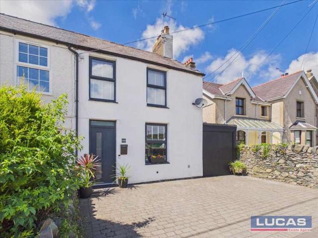 Farm for sale in Llanfair Pwllgwyngyll, Wales