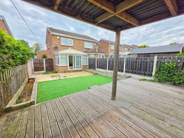Farm for sale in Mapplewell, South Yorkshire