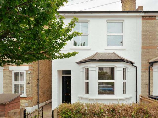 Farm for sale in Norbiton, Greater London