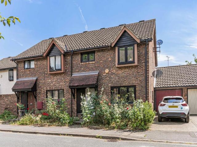 Semi Detached House for rent in Camberwell
