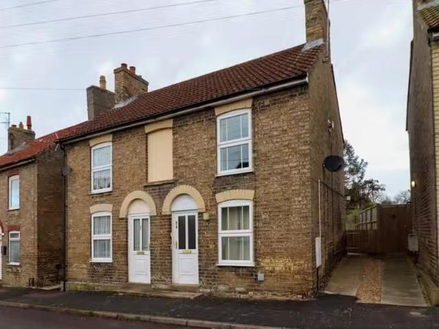 House for rent in Calderstones