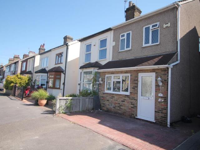 Semi Detached House for rent in Romford
