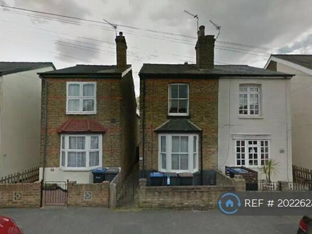 House for rent in Row Town, Surrey