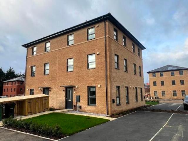 Farm for rent in Austhorpe, West Yorkshire