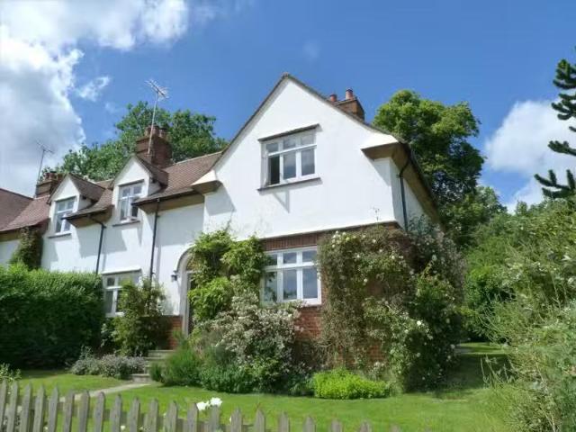 House for rent in Five Acres, Hertfordshire