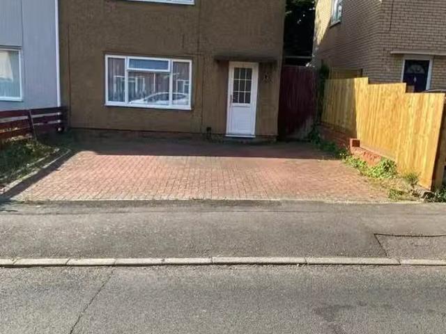 House for rent in Green Close, Warwickshire