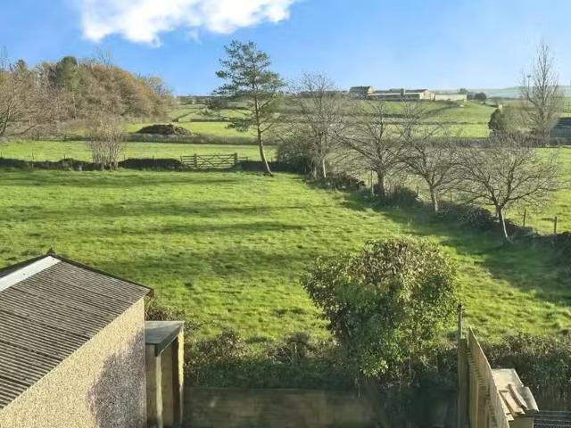 House for rent in Clifton, West Yorkshire