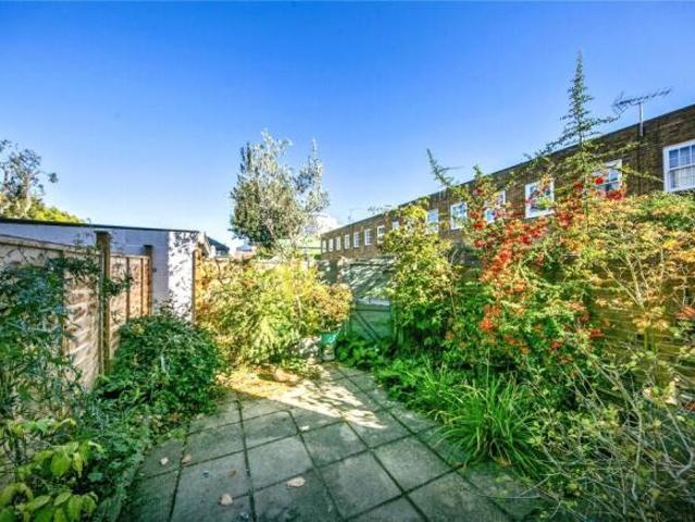 Farm for rent in London Borough of Richmond upon Thames, Greater London