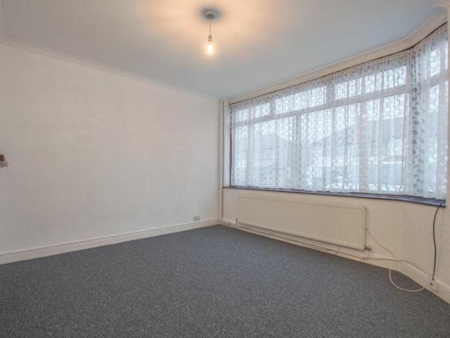 Semi Detached House for rent in Welling