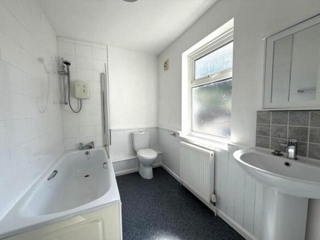 Farm for rent in Tower Hamlets, Ash