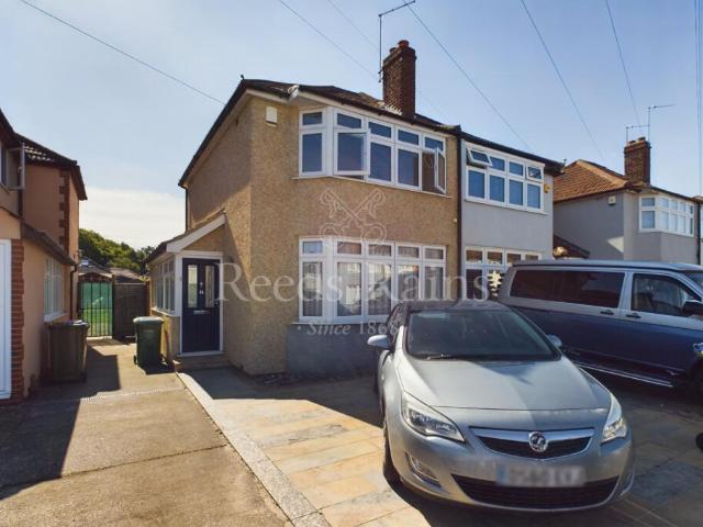 Semi Detached House for rent in Bexleyheath