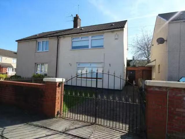 House for rent in Calderstones