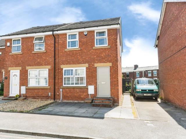 House for sale in Plungington, Higher Bartle