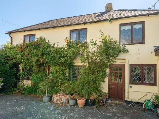 House for sale in Littlecote, West Sussex