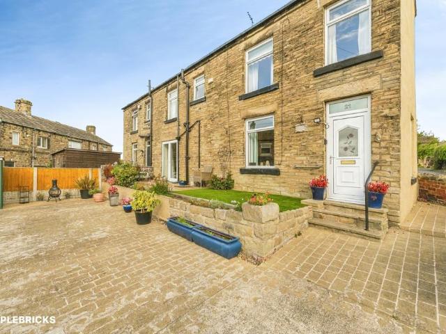 House for sale in Hartshead, Kirklees