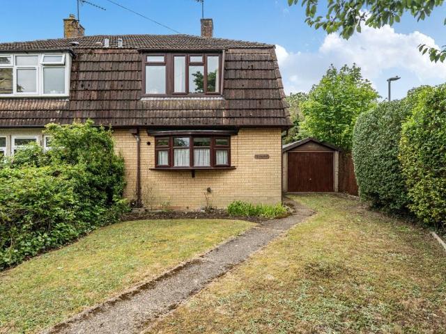 House for sale in Woodley