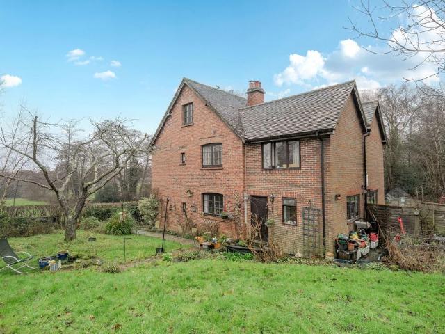 House for sale in Gallypot Street, Cross In Hand