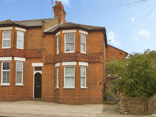 House for sale in Whetstone, Greater London