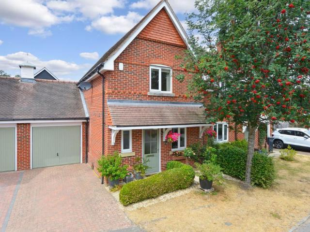 House for sale in Littlecote, West Sussex