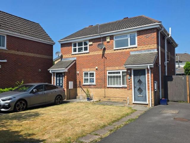 House for sale in Ringley, Lee Bank
