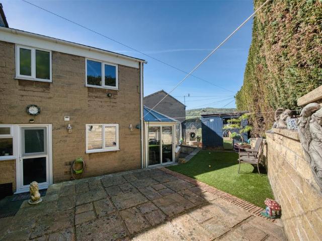 House for sale in Froggatt, East Midlands