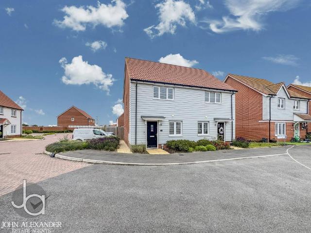 House for sale in Frinton and Walton, Dale Hill