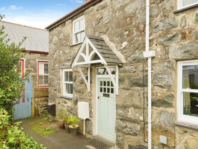 House for sale in Llanystumdwy