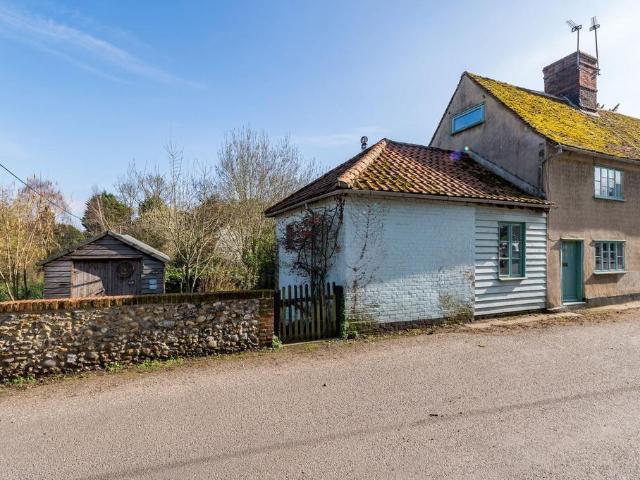 House for sale in Fordham Heath, Essex