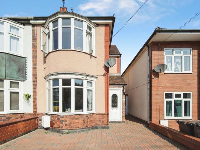 House for sale in Camp Hill, Warwickshire