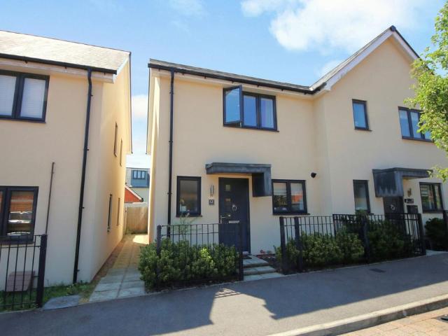 House for sale in Hedge End, Helford