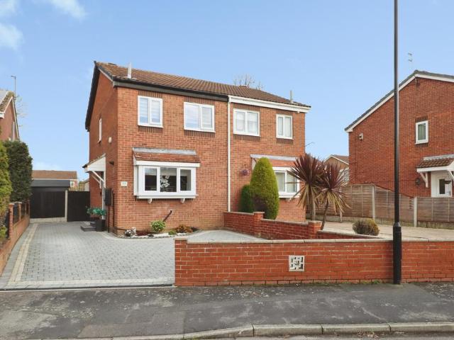 House for sale in Hatfield, South Yorkshire