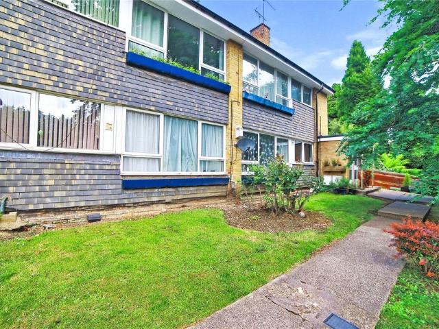 House for sale in Spring Park, Luton