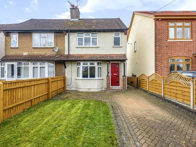 House for sale in Batchworth, Hertfordshire