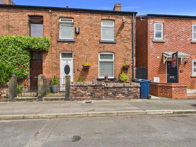 House for sale in Roby Mill, Lancashire