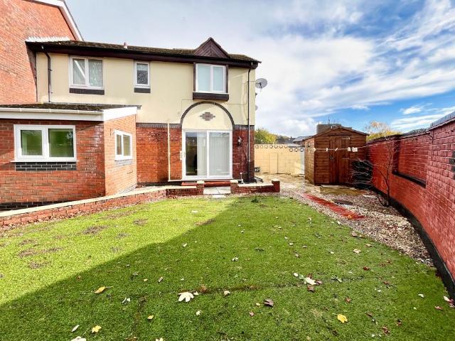 House for sale in Cimla, Neath