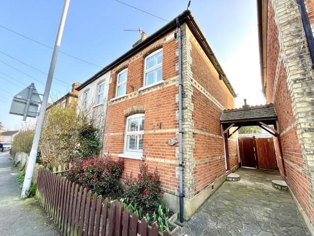 House for sale in Hook, Greater London