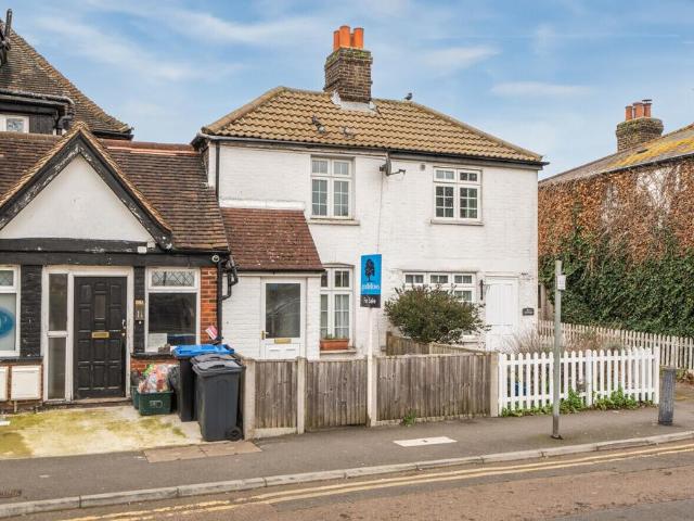 House for sale in London Borough of Merton, Mitcham