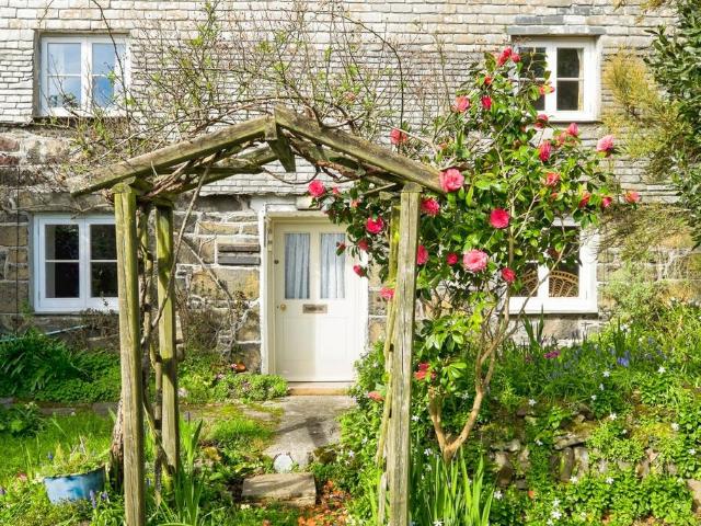 House for sale in Coverack, Cornwall