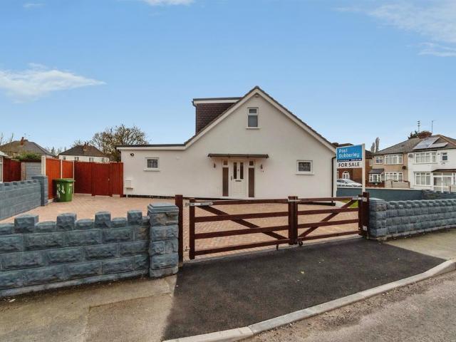 House for sale in Bilston, West Midlands