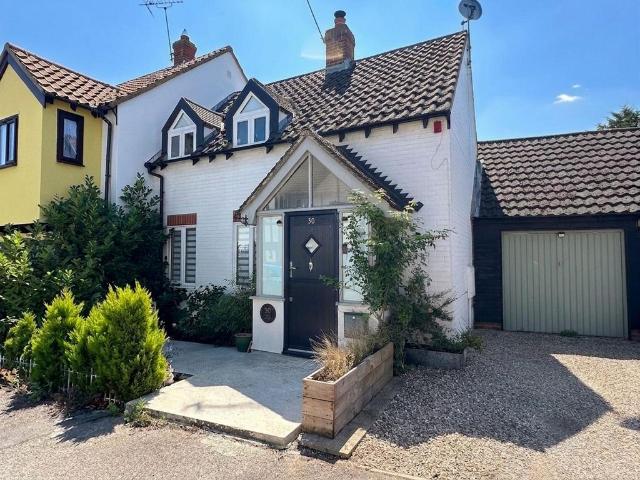 House for sale in Noak Bridge, Essex