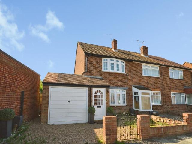 House for sale in Whitton, Greater London