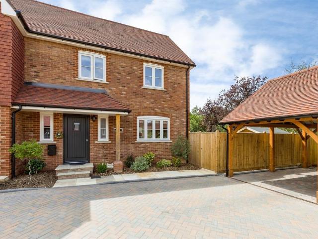 House for sale in Littlecote, West Sussex