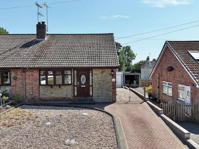 House for sale in Kingsley Moor, Staffordshire