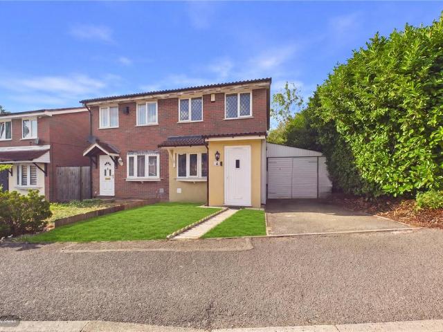 House for sale in Round Spinney, Northampton