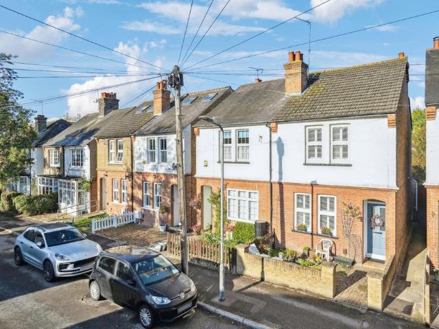 House for sale in Northwood, Greater London