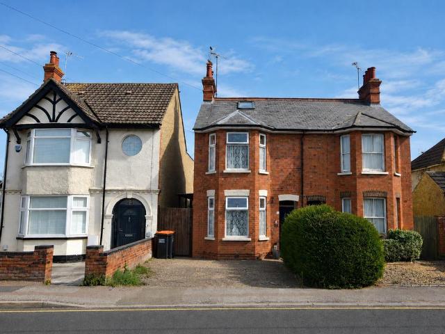 House for sale in Leighton-Linslade, Leighton Buzzard