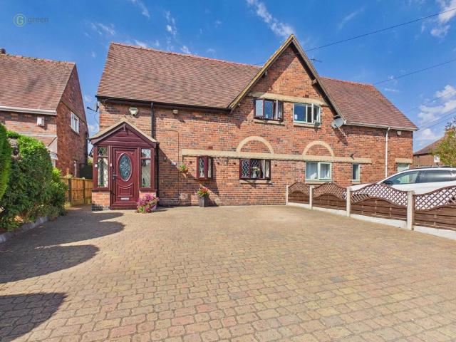 House for sale in Gun Hill, Warwickshire